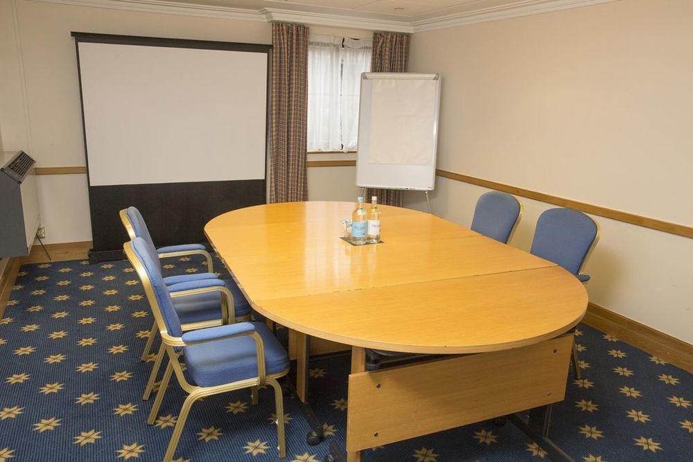 Отель Hilton Newbury Centre Удобства фото