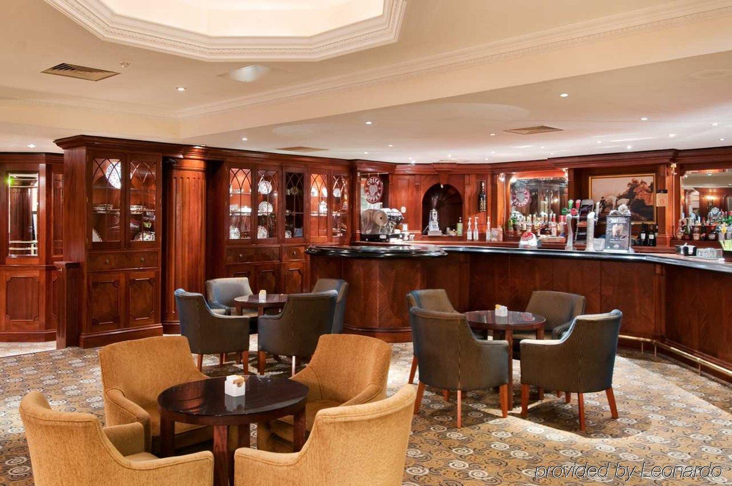 Отель Hilton Newbury Centre Ресторан фото