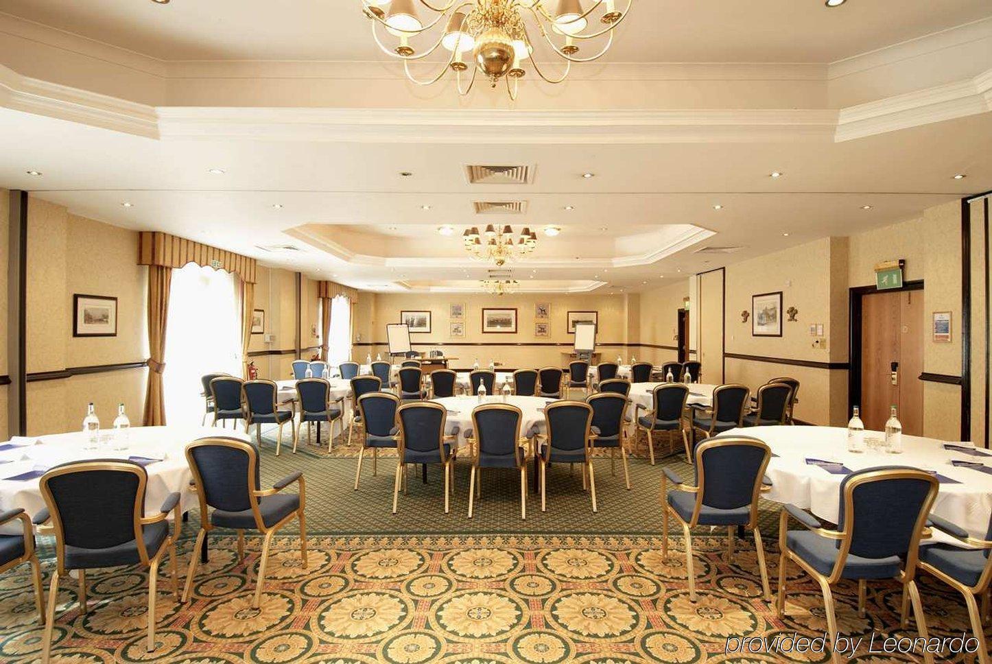 Отель Hilton Newbury Centre Удобства фото