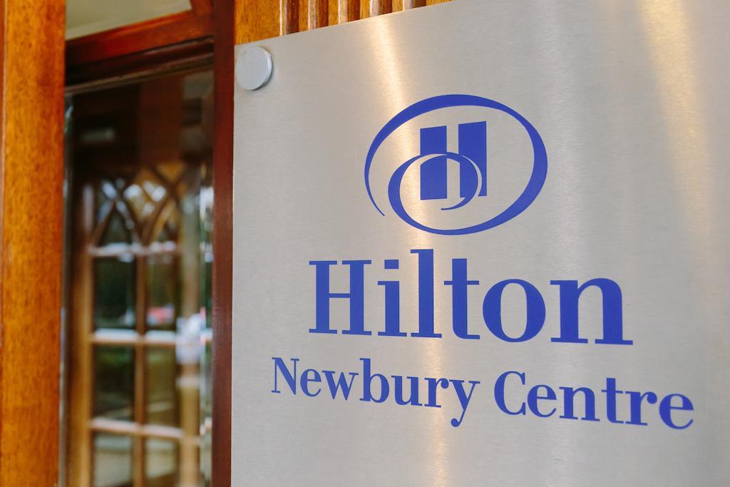 Отель Hilton Newbury Centre Экстерьер фото